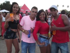 Oktober 10 Anos